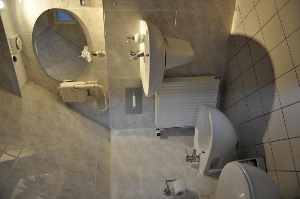 Basalt Hotel Restaurant Lounge هوهفاخت المظهر الخارجي الصورة